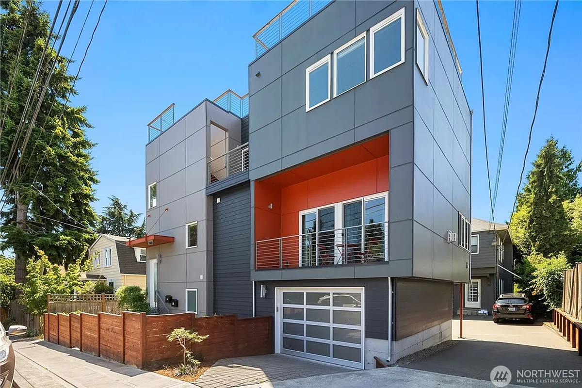 Building Photo - 3635 Carr Pl N