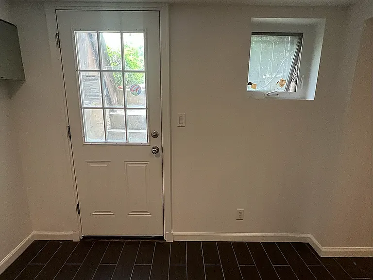 329 Menahan St #1A — Photo 22