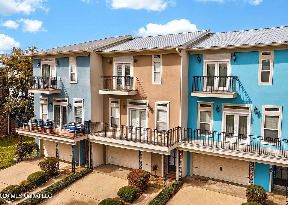 1st image of 23 Oak Alley Ln