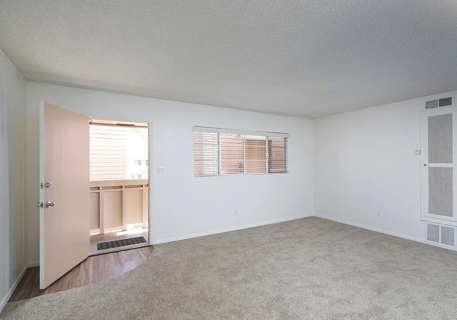 Emerald Manor Apartments — Photo 4