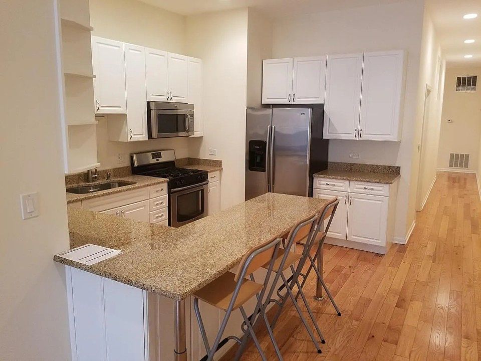 1st image of 6052 W Irving Park Rd #3E