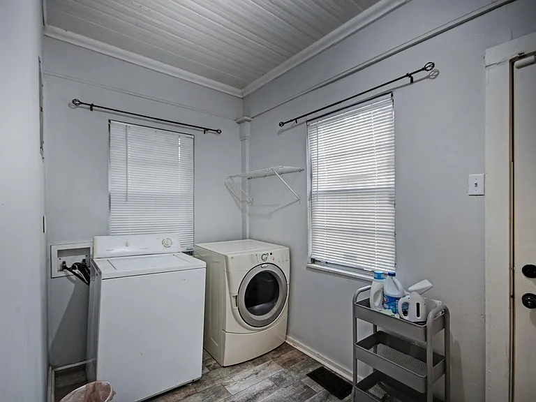 420 Hartfield St — Photo 10
