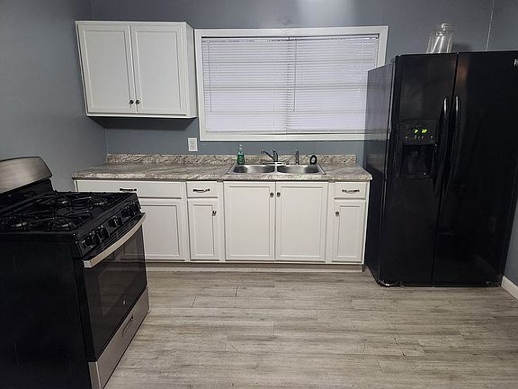 5th image of 168 Virginia St