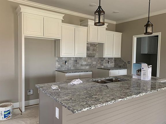 5th image of 330 Foxtrot Ln