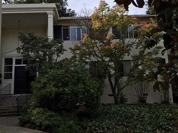 2nd image of 600 Pennsylvania Ave Unit 33