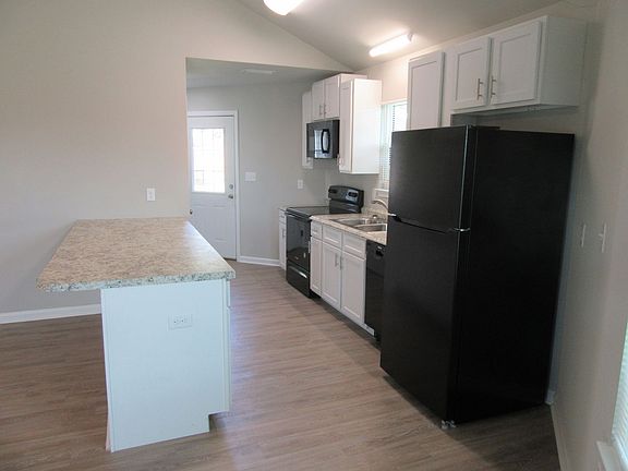3rd image of 1300D Grace Ave #10f649ce1