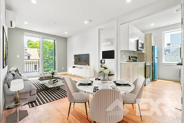 Rented by EXR | media 1