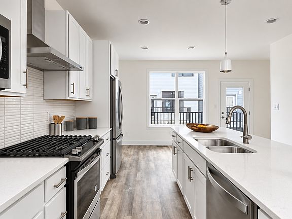 3rd image of 1880 McQuat Pl