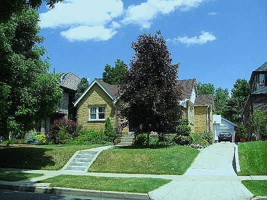 2nd image of 930 S Josephine St