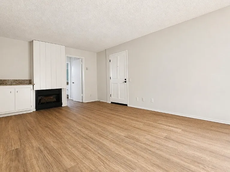 11838 Goshen Ave #7 — Photo 9