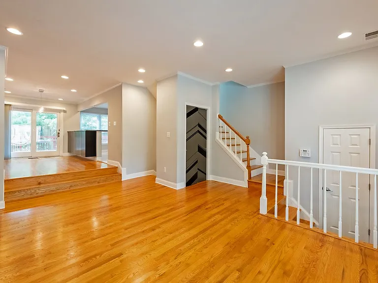 215 Lynn Manor Dr — Photo 10