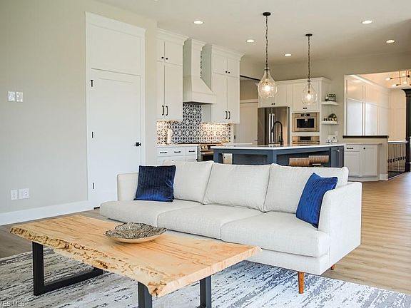 4th image of 5309 Highland Way