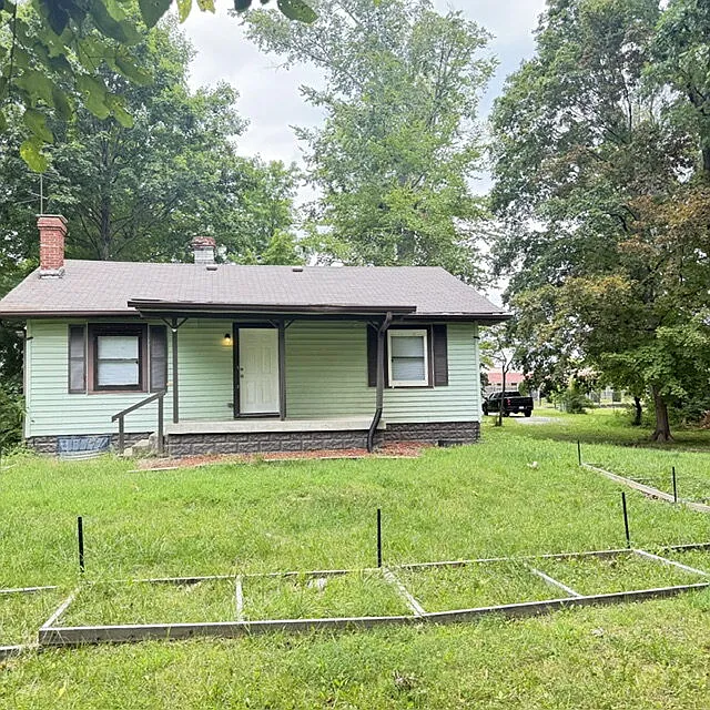 3 bed, 1.0 bath, $1,175 — Photo 2
