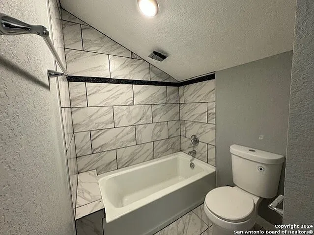 1023 Crystal — Photo 17