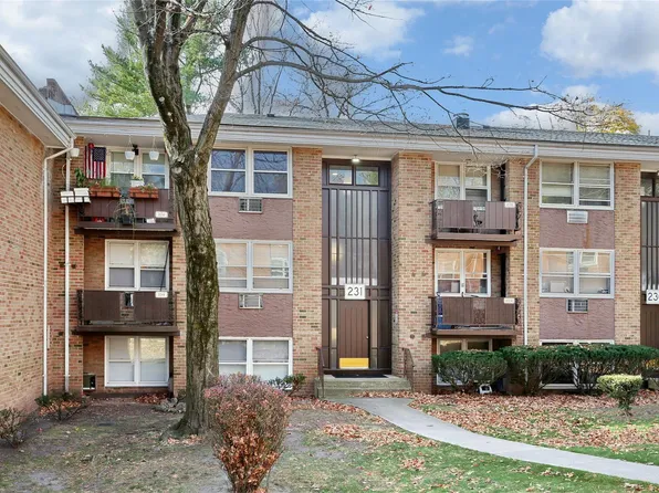 231 Kearsing Parkway #C, Monsey, NY 10952