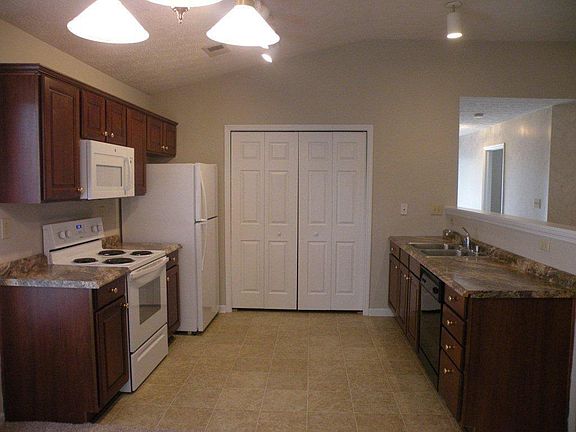 5th image of 1209 Iron Lace Ct