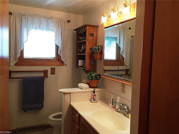 5th image of 2818 Marshall Ave