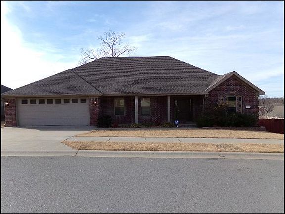 4th image of 3885 Glendale Dr