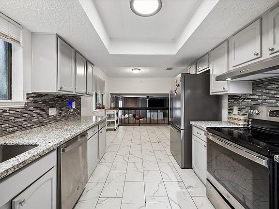 3rd image of 6619 Log Hollow Dr