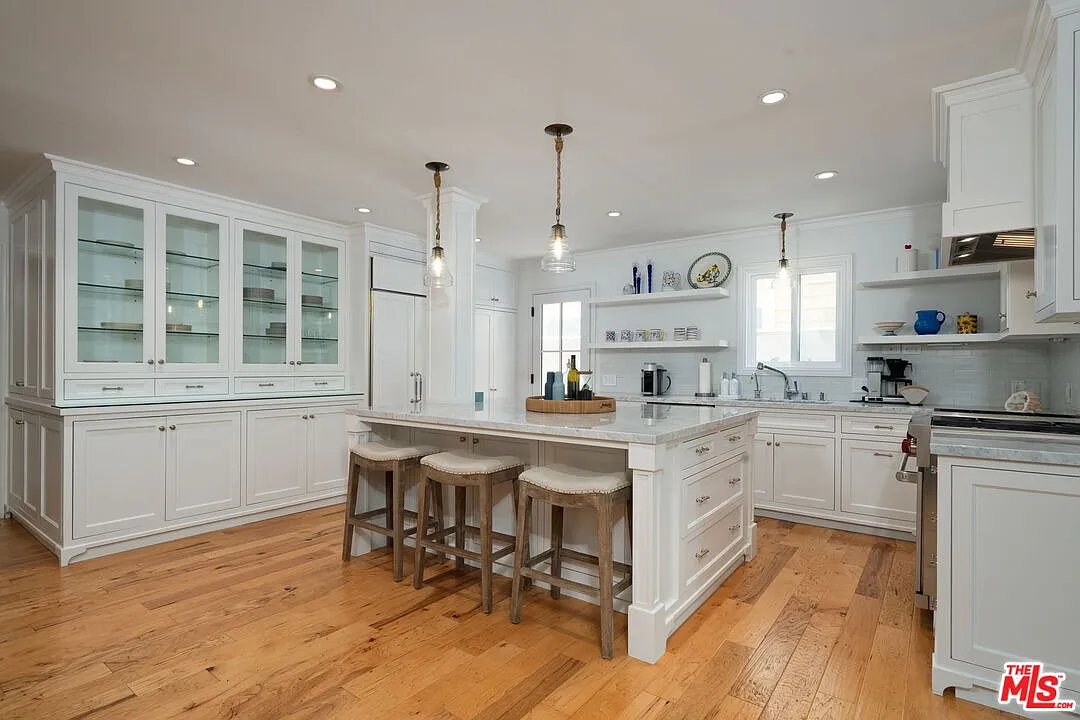 3 bed, 2.5 bath, 1509 sqft, $15,000 — Photo 4