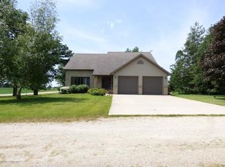 50768 250th St, Austin, MN 55912