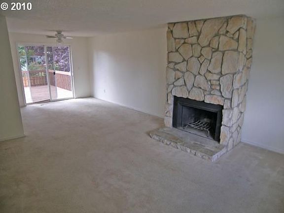 5th image of 19071 Bedford Dr