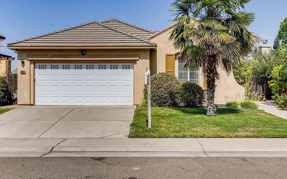 2nd image of 9609 Glacier Creek Way