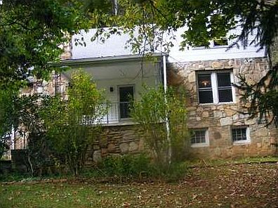 2nd image of 842 Pleasant Valley Rd