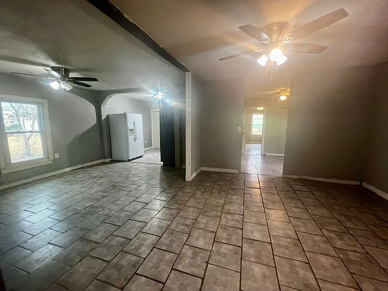 230 E Panhandle St — Photo 4