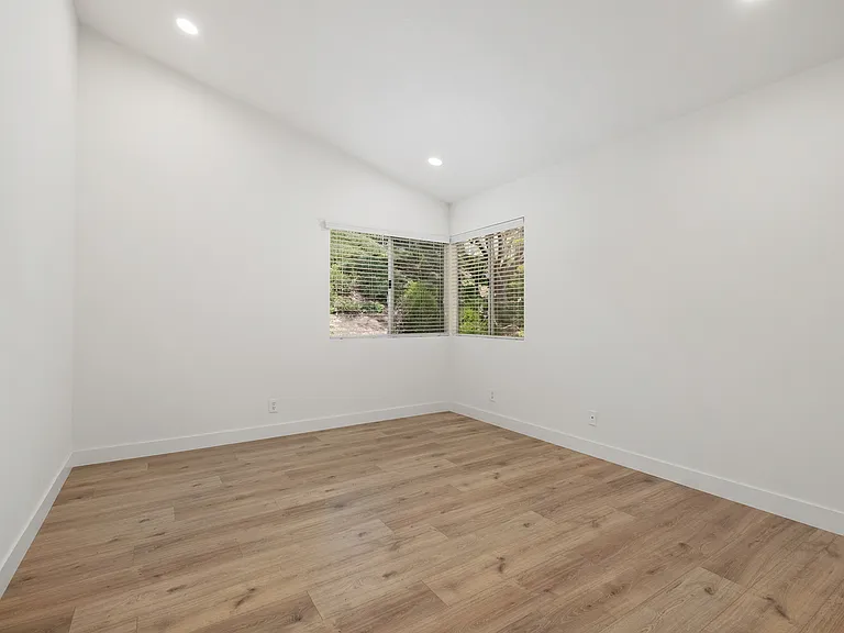 29441 Castle Rd — Photo 23