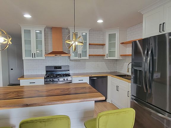 5th image of 215 Hayes St
