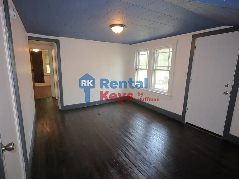 2600 N Heidelbach Ave — Photo 2