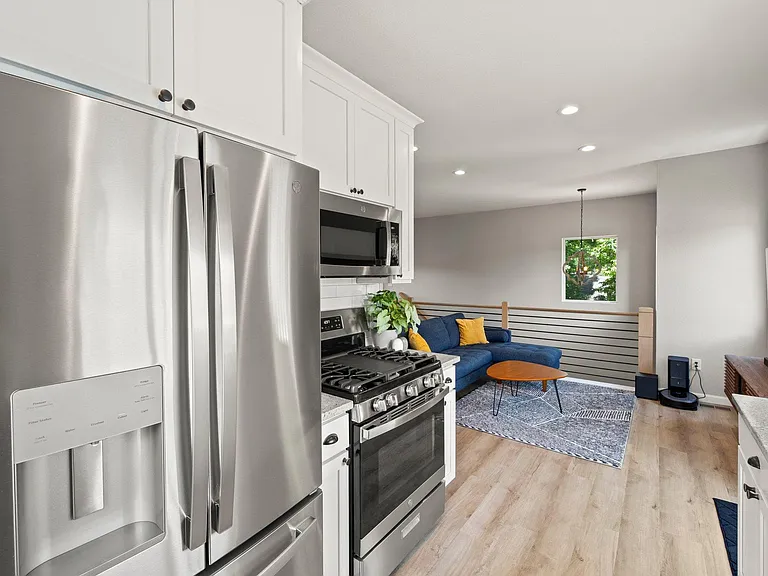 815 E Cache La Poudre St #B — Photo 9