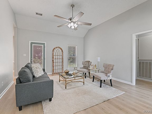 4th image of 304 Homewood Dr