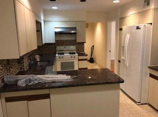 2616 Clearview Expy, Flushing, NY 11360