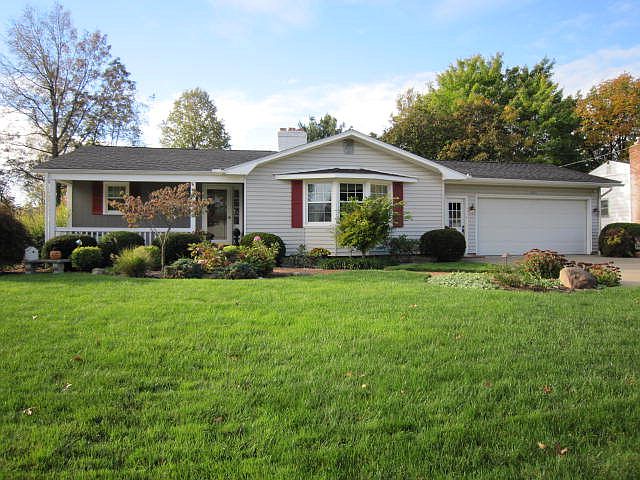 1st image of 1011 Columbus Cir S