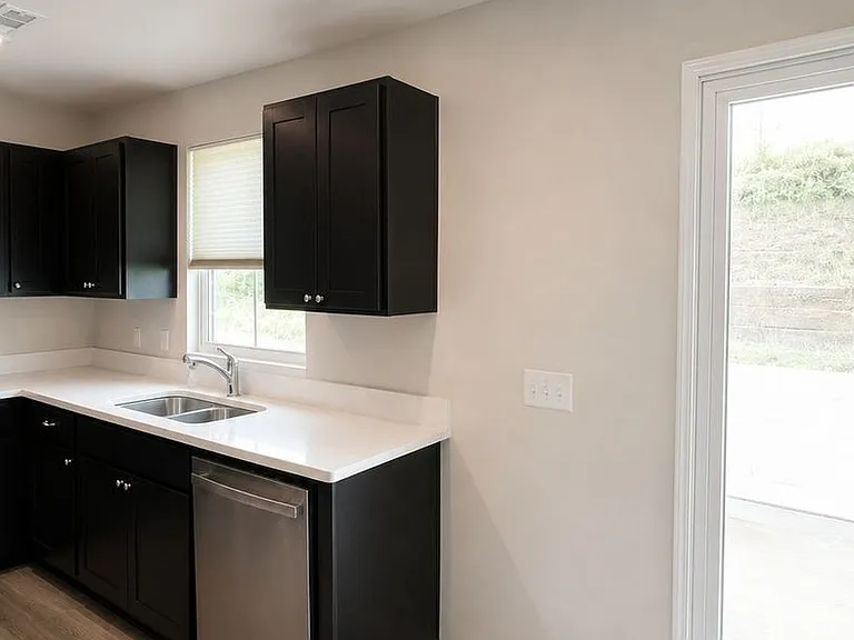 1613 Mountain Ash Ln — Photo 10