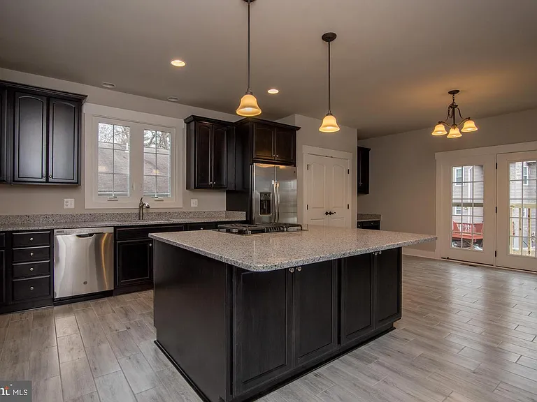 6928 Regent Ln — Photo 21
