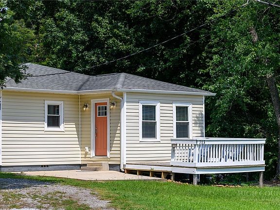 3rd image of 713 SW Wilmont Street
