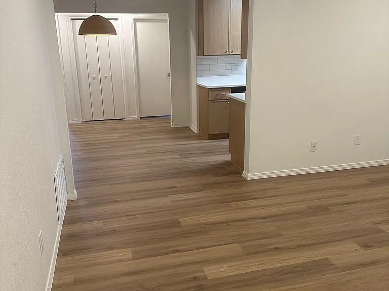5705 S Vancouver Ave — Photo 6