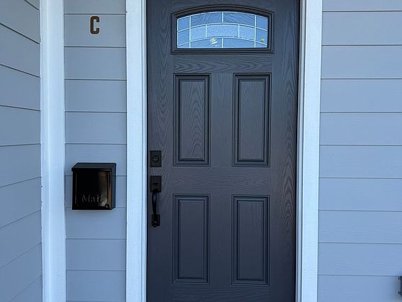 2nd image of 644 Green St #C