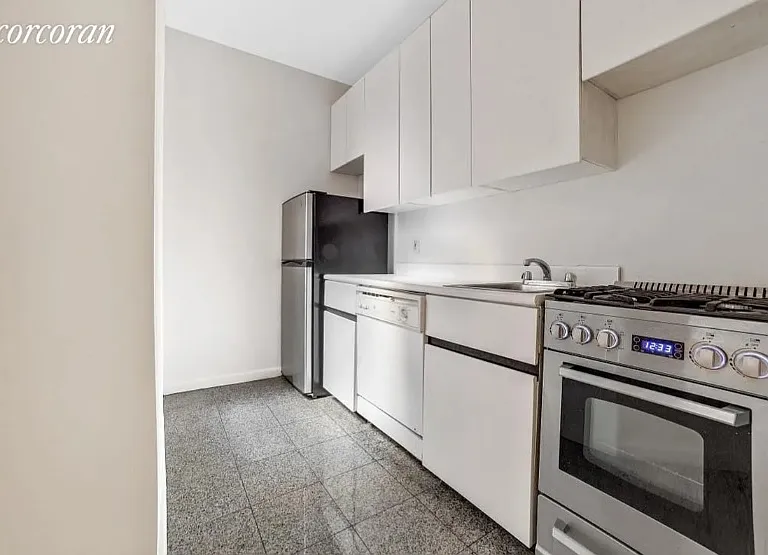 234 E 50th St #6A — Photo 5