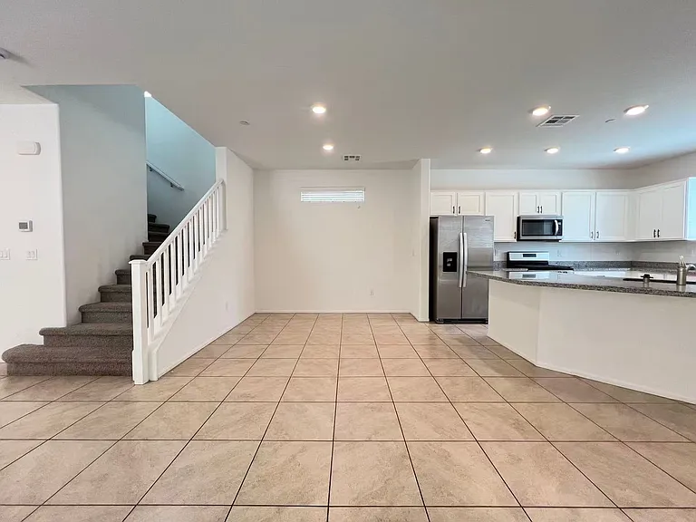 1347 Graphite Ave — Photo 6