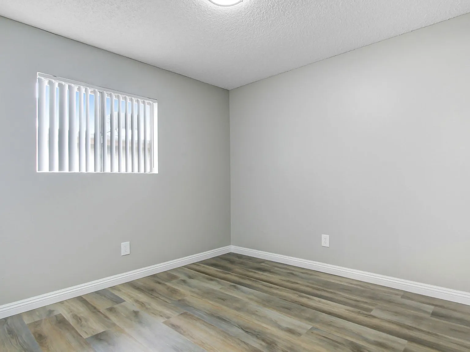 8919 Mango Ave — Photo 2