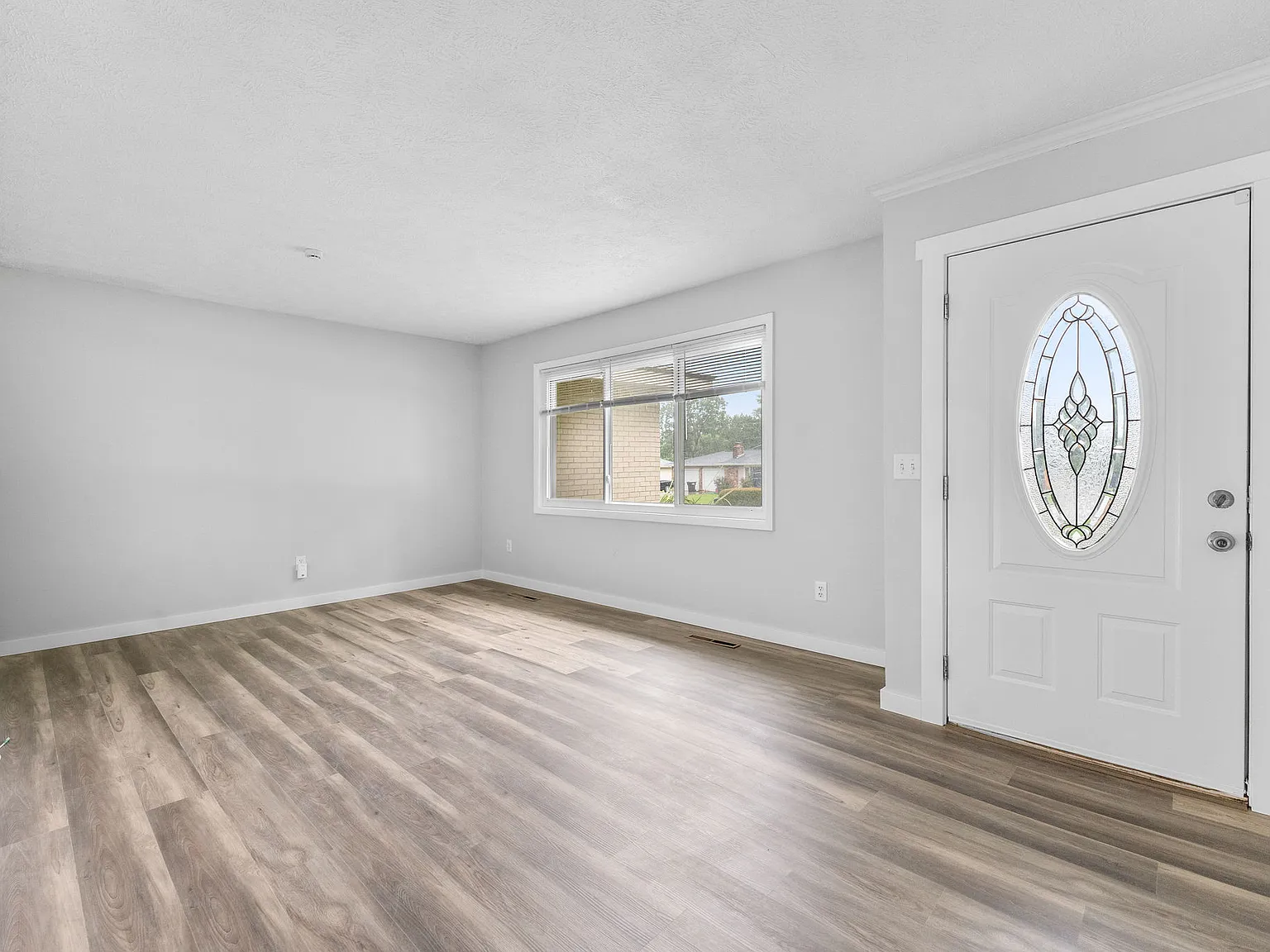 3 bed, 2.5 bath, 1695 sqft, $1,750 — Photo 4
