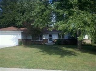 1834 Santa Monica Dr, Rockford, IL 61108