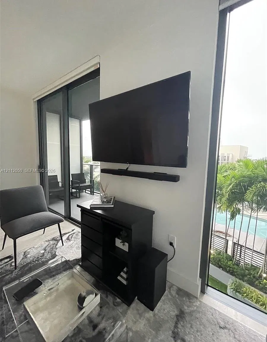 3401 Midtown Condo — Photo 4