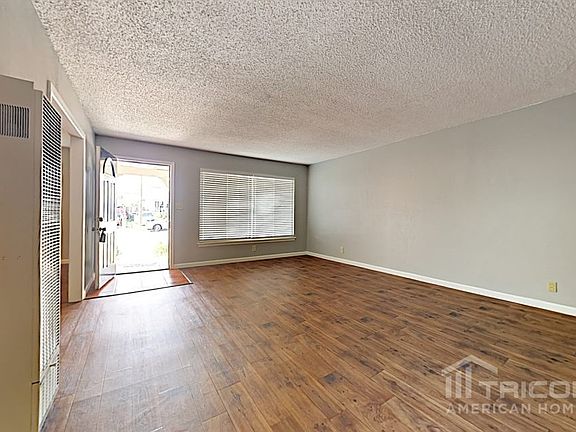 5th image of 143 Lorraine Ave