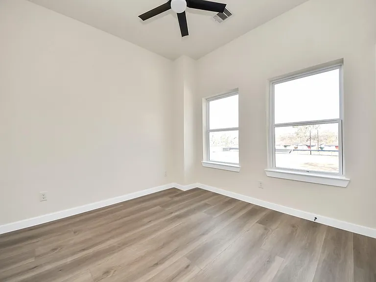 8025 Peachtree St #D — Photo 20