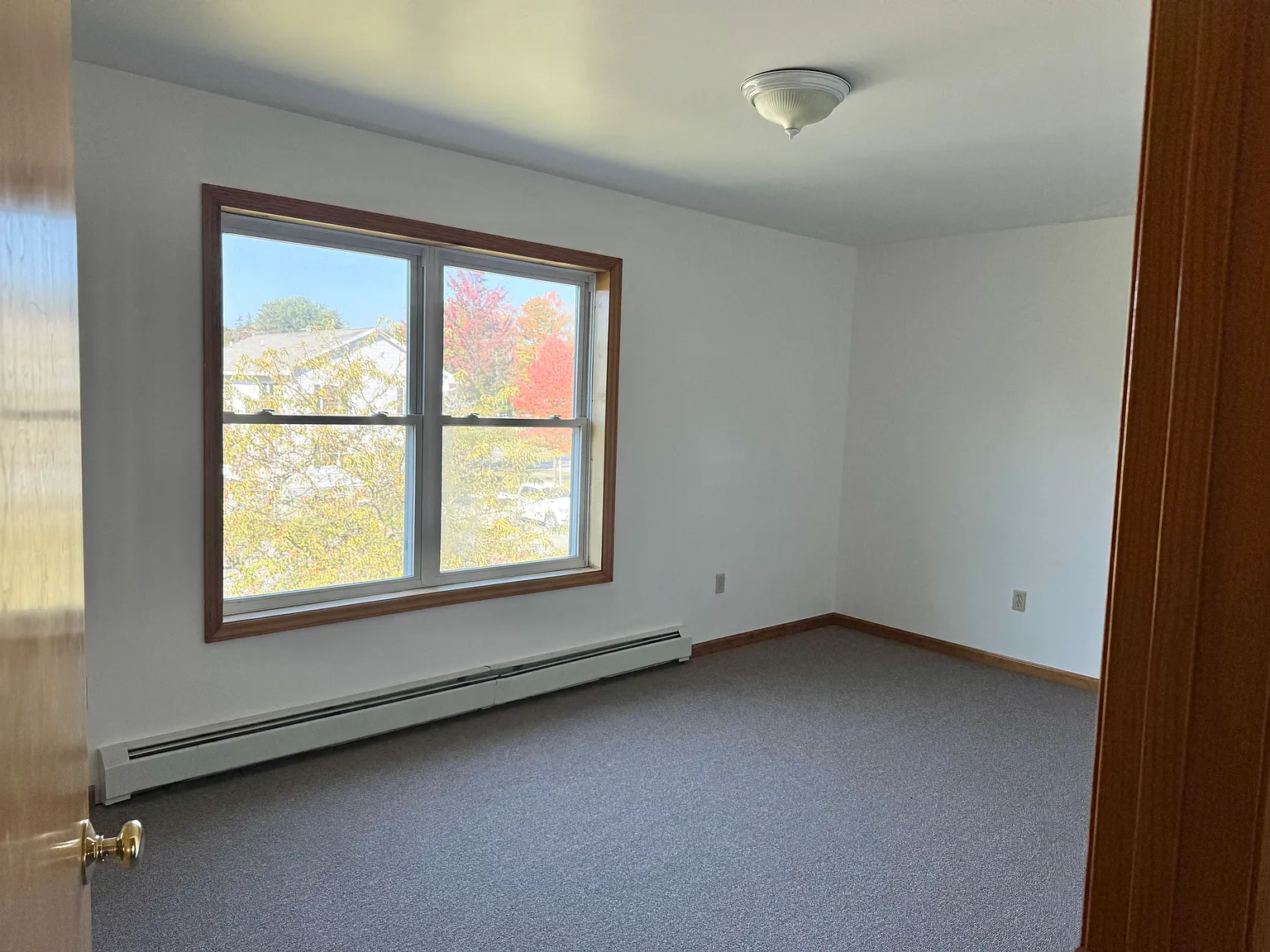 2 bed, 1.5 bath, 1200 sqft, $2,050 — Photo 3